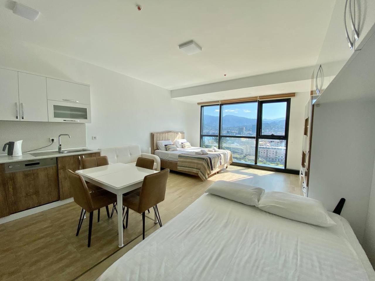 Apartments With Sea And Mountain Views, Portа Batumi Tower Εξωτερικό φωτογραφία