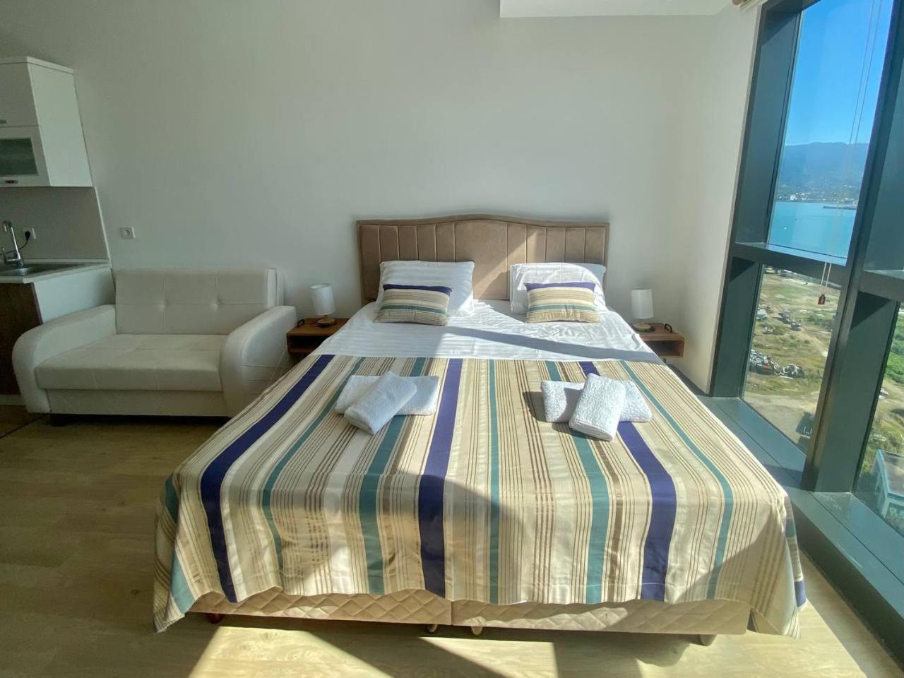 Apartments With Sea And Mountain Views, Portа Batumi Tower Εξωτερικό φωτογραφία